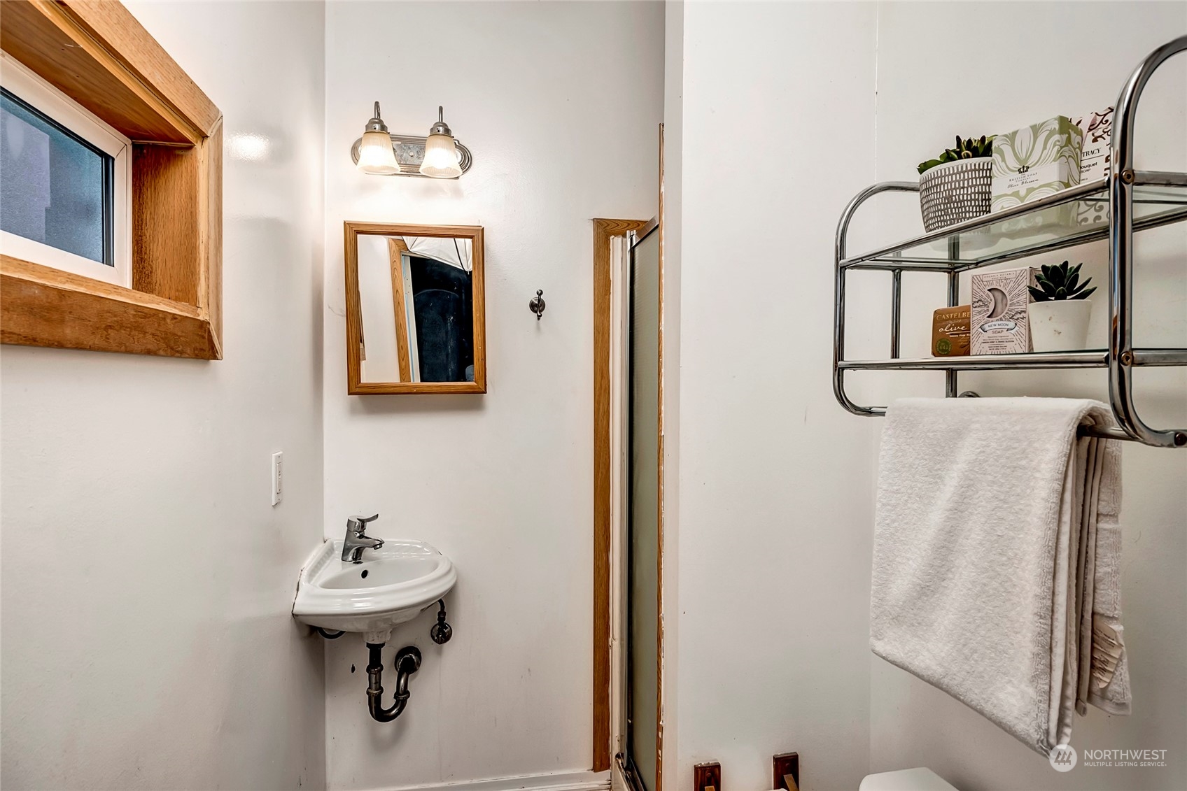8930 218th Street Southwest Edmonds, WA 98026 - Photo 31 of 35 Gallery Image 31