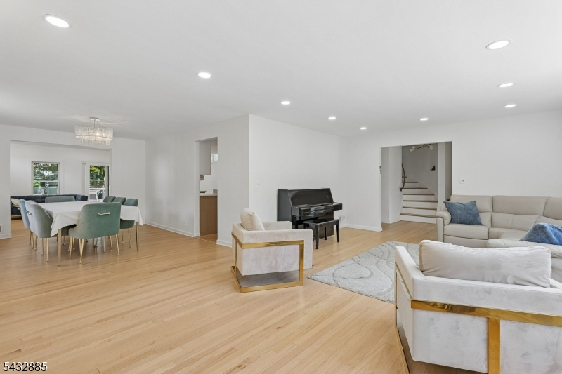 215 Exeter Way Hillside, NJ 07205 - Photo 17 of 34