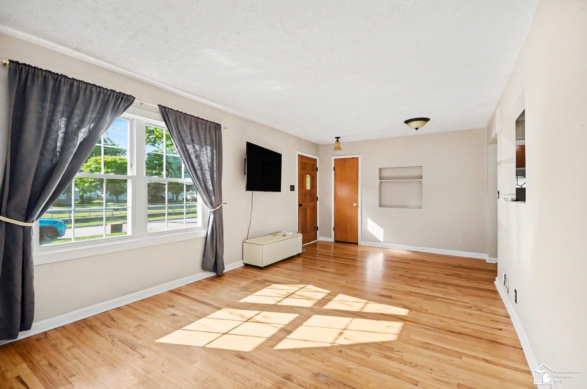 1257 Maple Boulevard Monroe, MI 48162 - Photo 4 of 24