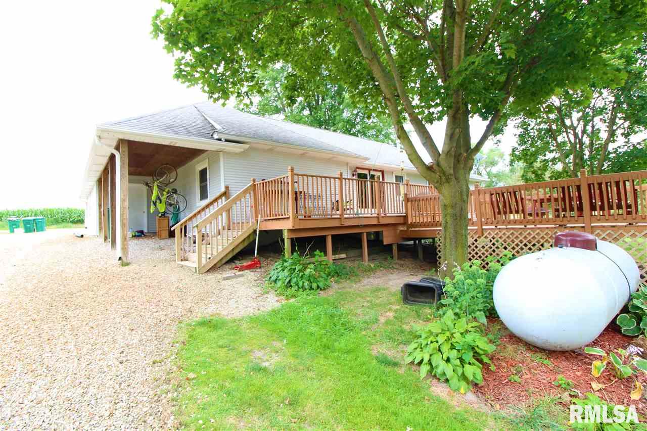 7265 Locust Road Delavan, IL 61734 - Photo 9 of 36