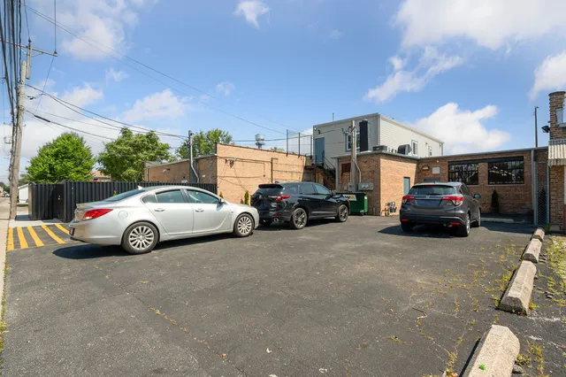 $849,900 | 5940 West Montrose Avenue, Chicago, IL 60634