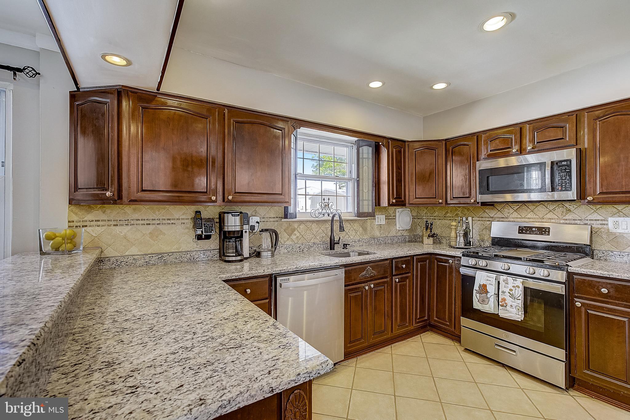 1867 Merlin Road Philadelphia, PA 19116 - Photo 17 of 49 Gallery Image 17