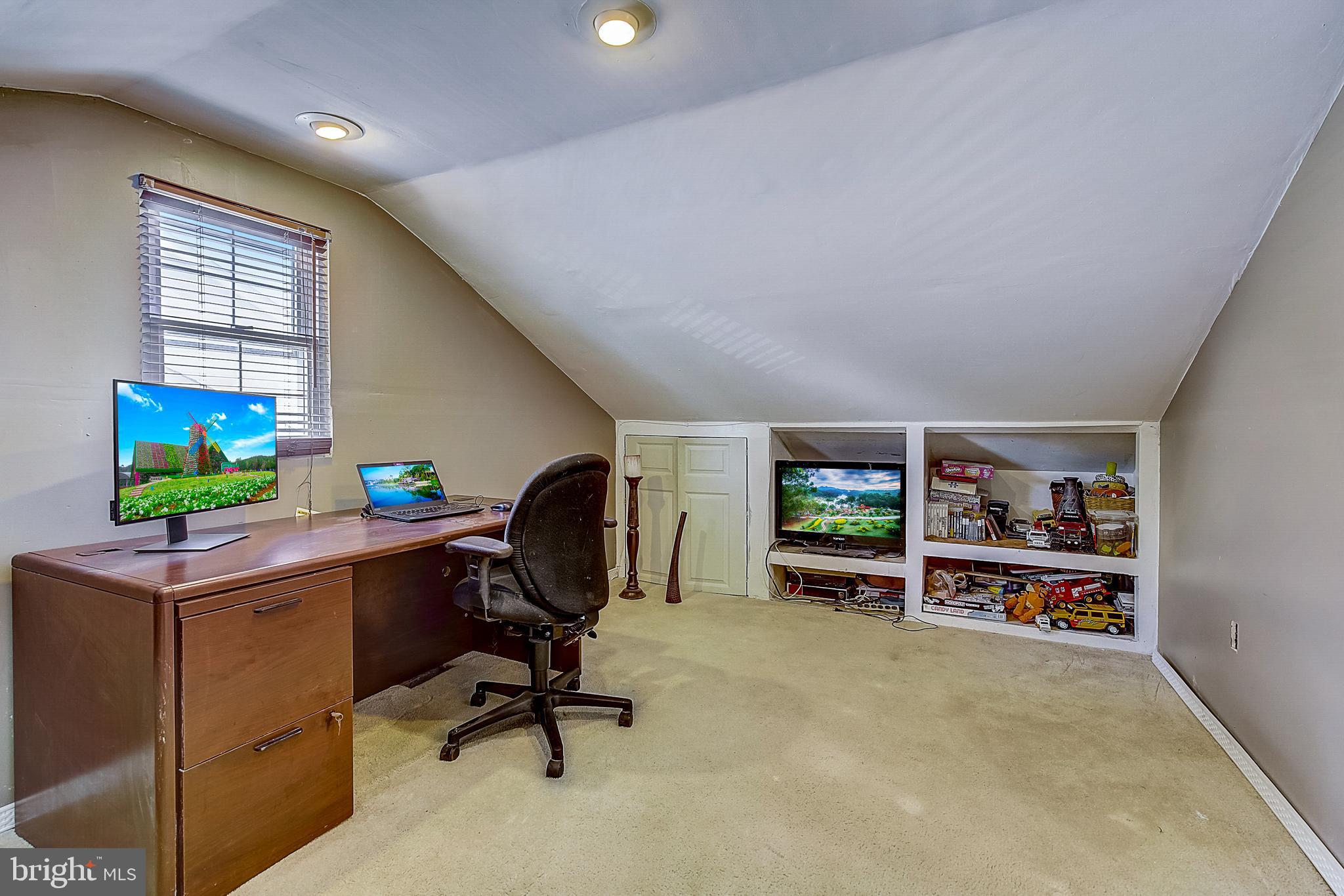 1867 Merlin Road Philadelphia, PA 19116 - Photo 36 of 49 Gallery Image 36