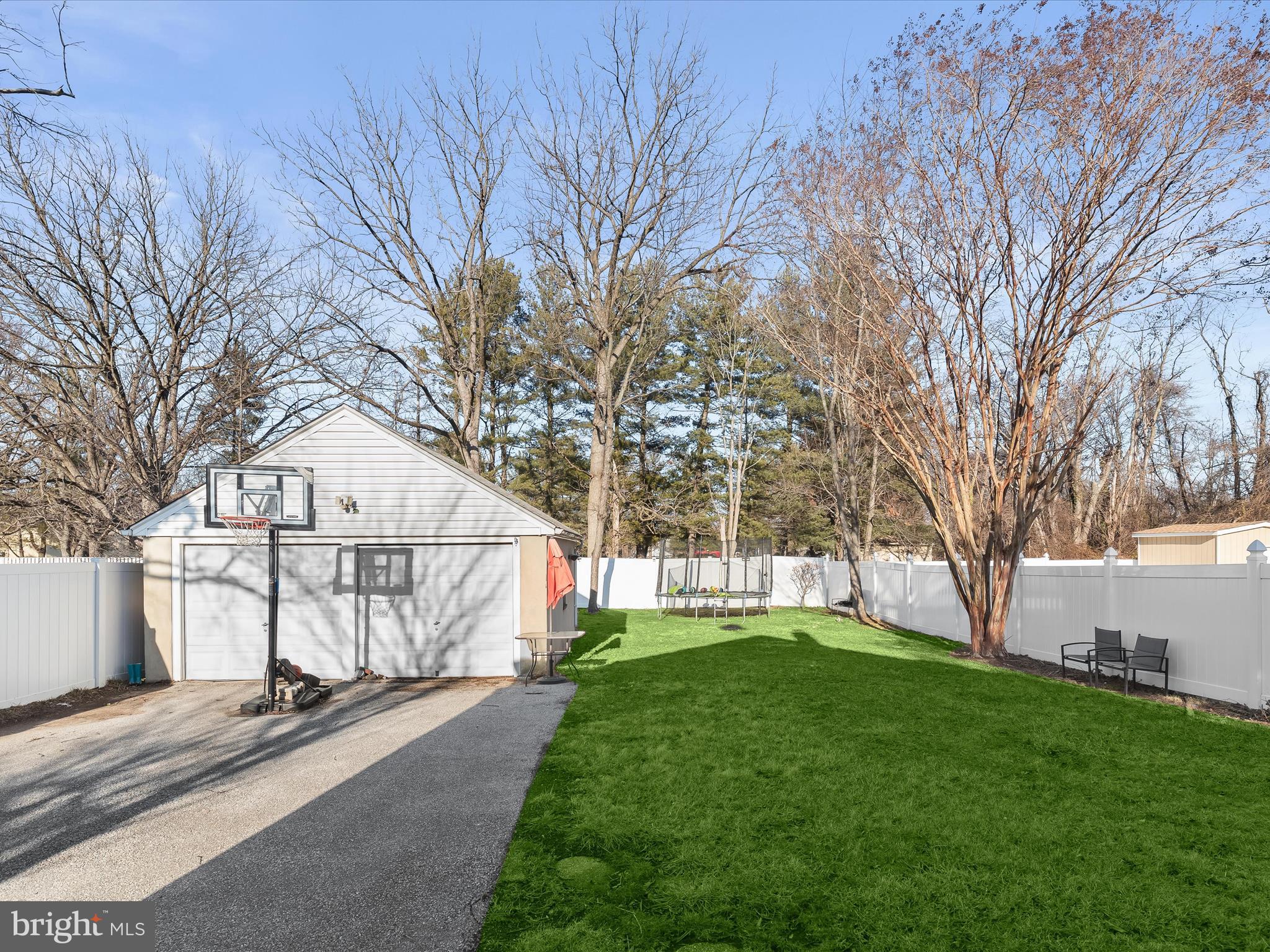 Fully fenced backyard & 2-car garage
