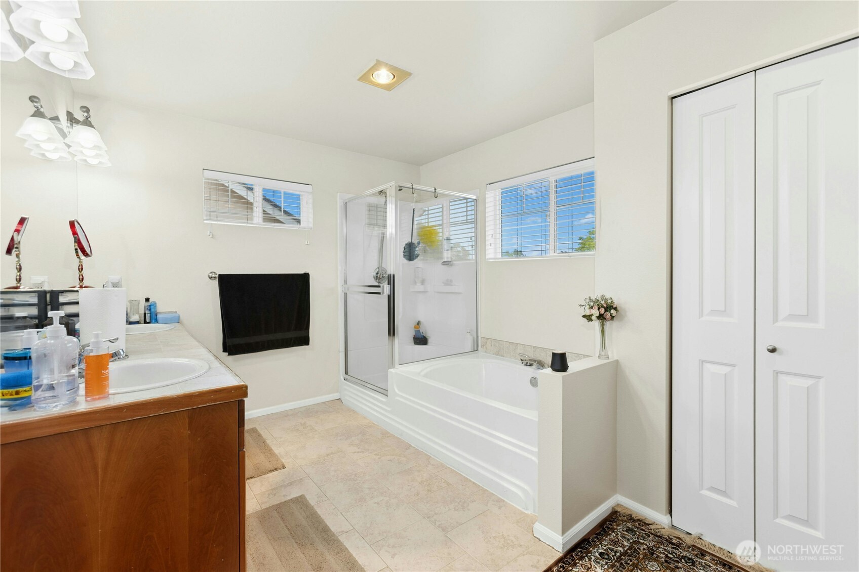 16918 Woodside Drive Southeast Renton, WA 98058 - Photo 21 of 32