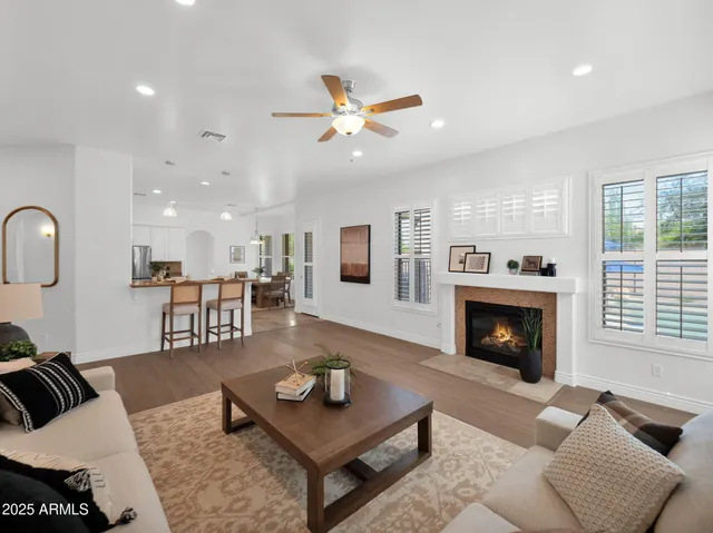 $875,000 | 28 East Joseph Way, Gilbert, AZ 85295