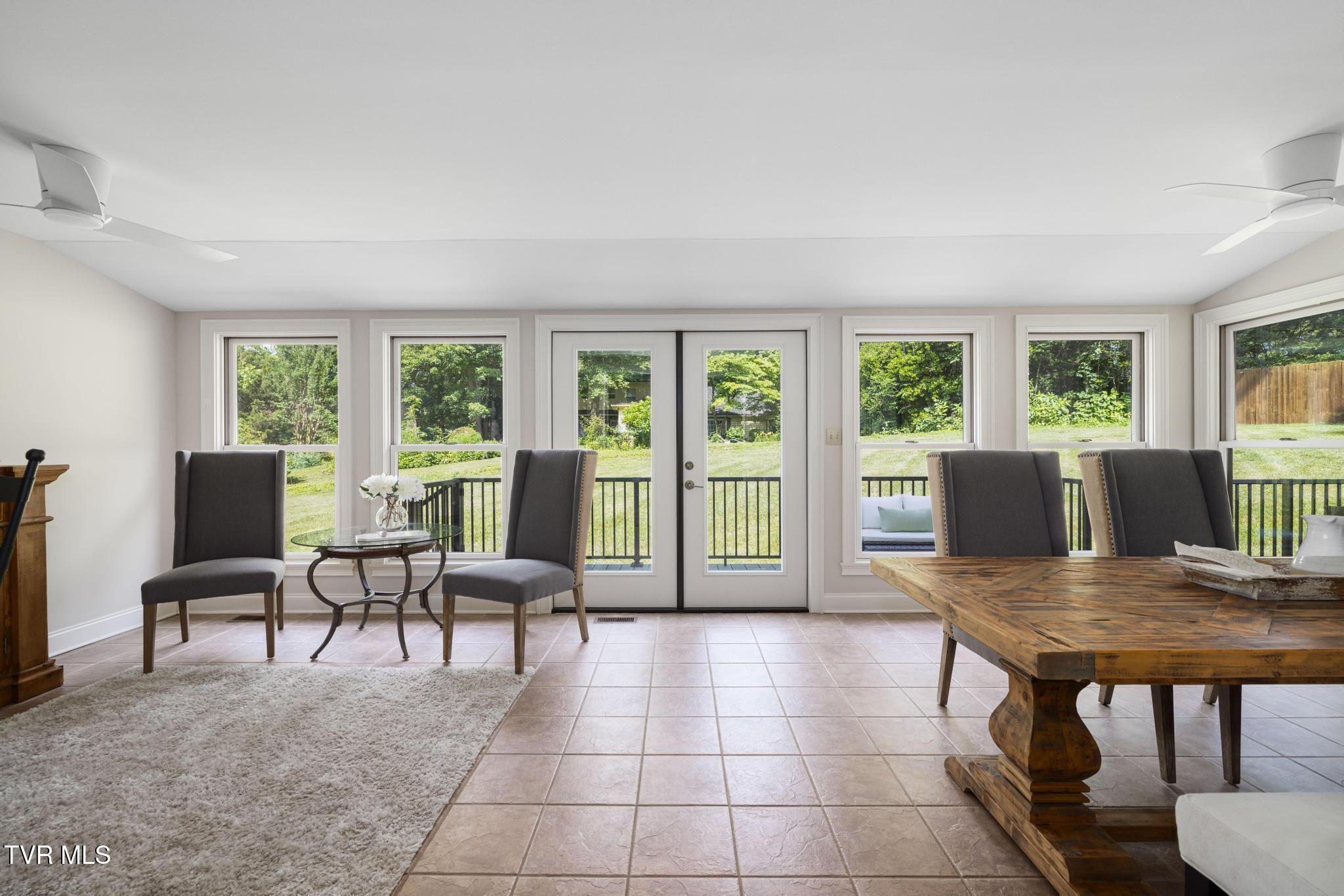 1006 Friar Tuck Road Johnson City, TN 37604 - Photo 19 of 57 Sunroom