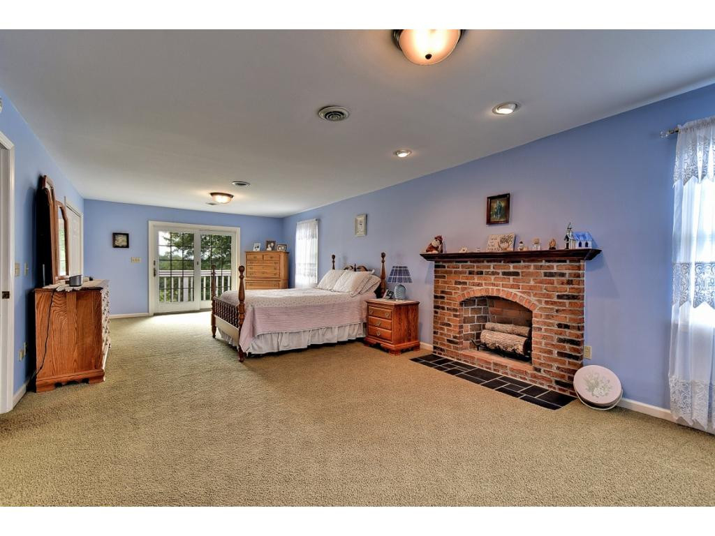252 Keefauver Road Gray, TN 37615 - Photo 17 of 36 Master suite with fireplace