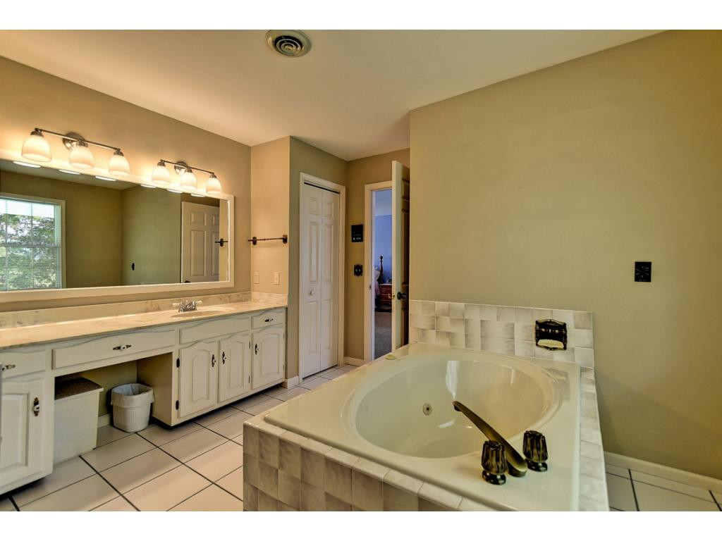 252 Keefauver Road Gray, TN 37615 - Photo 20 of 36 Master bathroom
