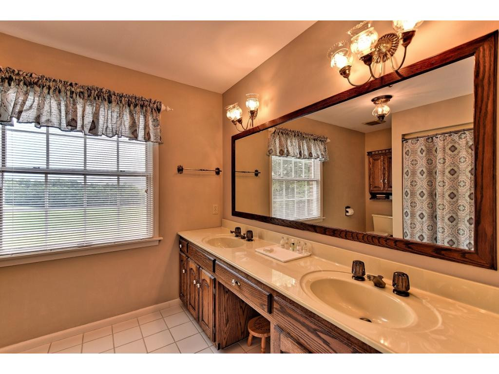 252 Keefauver Road Gray, TN 37615 - Photo 22 of 36 Guest bathroom
