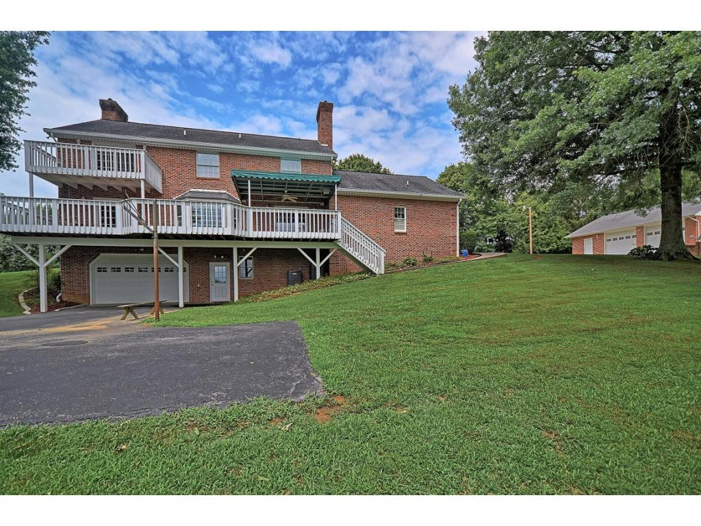 252 Keefauver Road Gray, TN 37615 - Photo 33 of 36 Upper lower deck