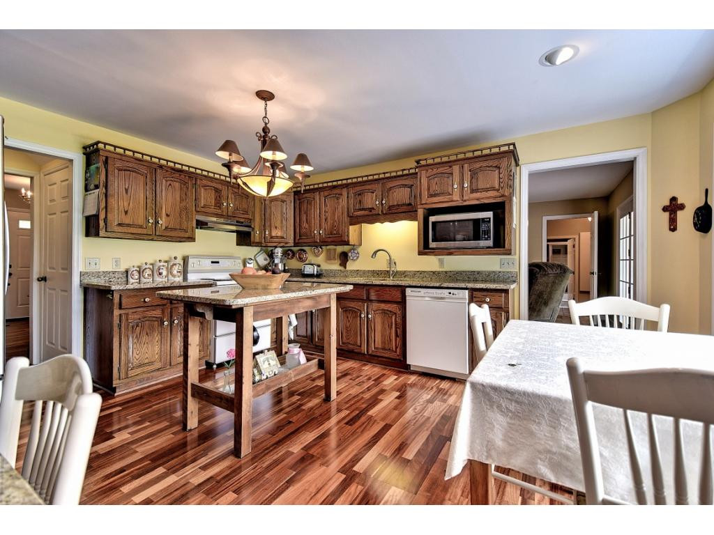 252 Keefauver Road Gray, TN 37615 - Photo 8 of 36 Spacious kitchen