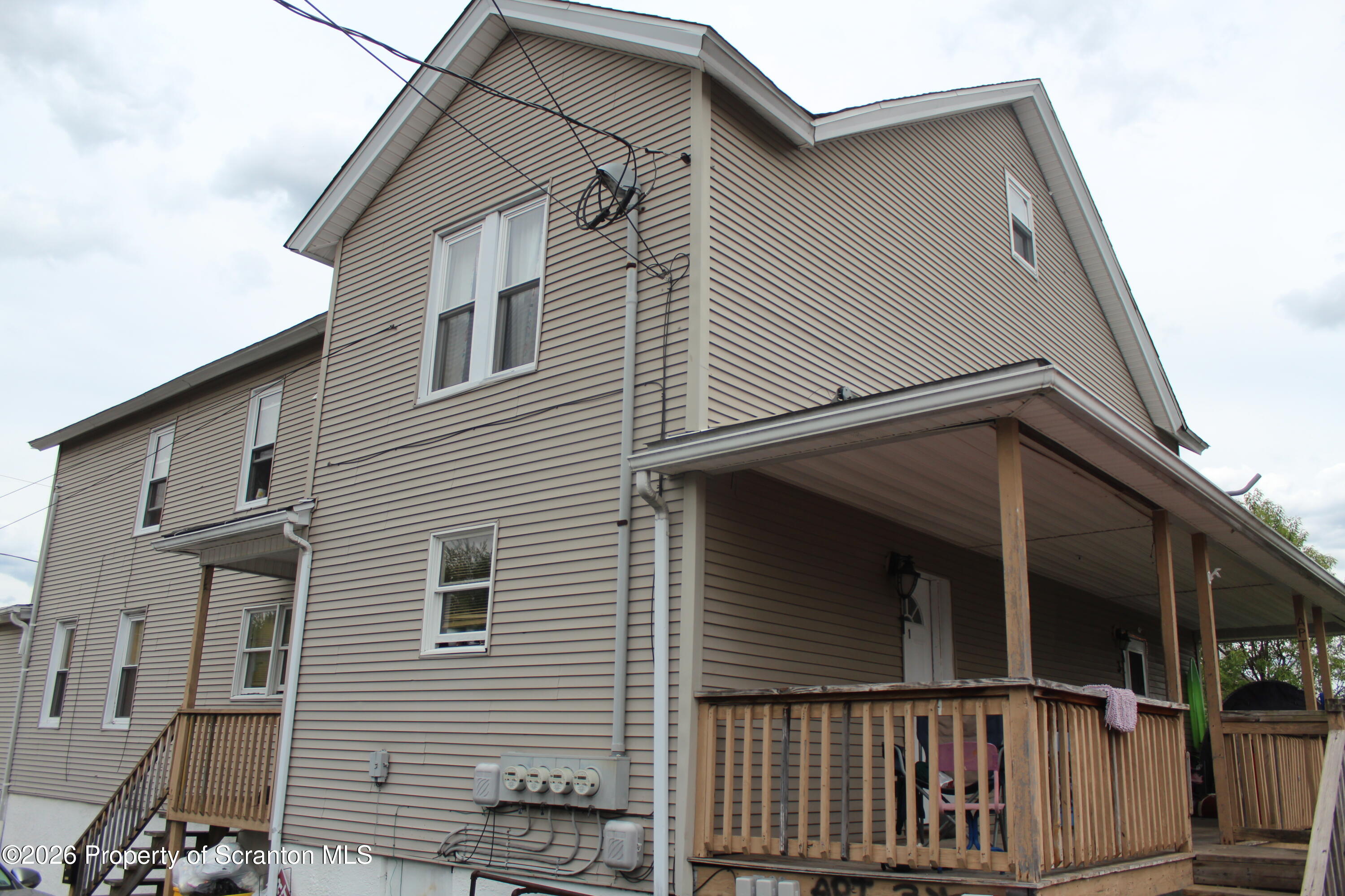 323 Union Street Taylor, PA 18517 - Photo 3 of 44 IMG_7238
