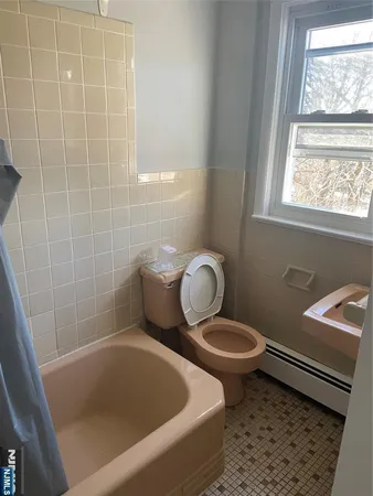 $2,375 | 107 Church Street, Unit 3, Nutley, NJ 07110