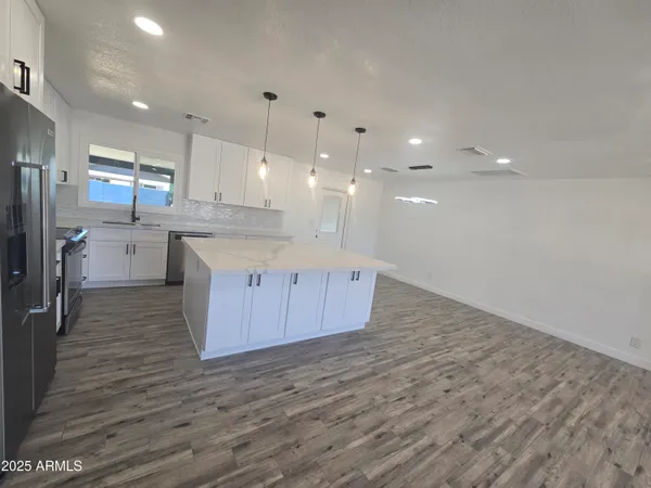 $536,900 | 206 East Manhatton Drive, Tempe, AZ 85282