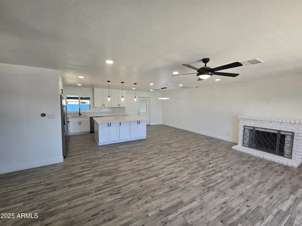 $536,900 | 206 East Manhatton Drive, Tempe, AZ 85282