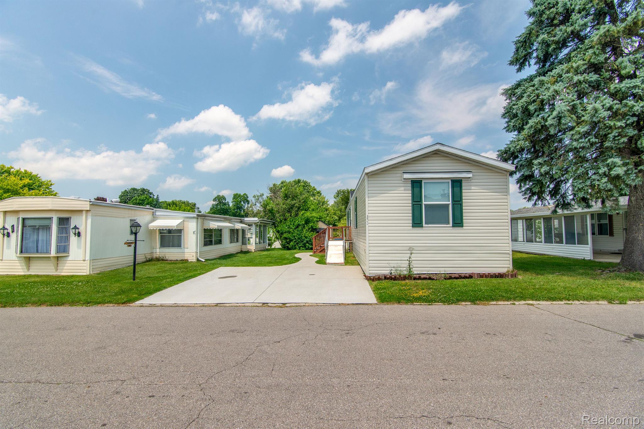 200 Flicker Street Rochester, MI 48309 - Photo 5 of 20 Gallery Image 5