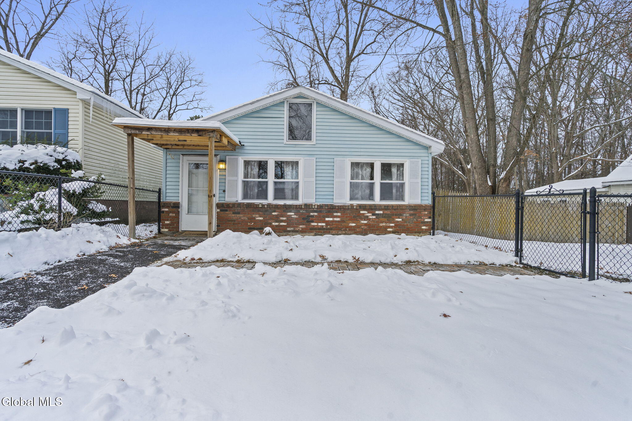 289 Donald Avenue Schenectady, NY 12304 - Photo 1 of 33 2-web-or-mls-289-donald-ave