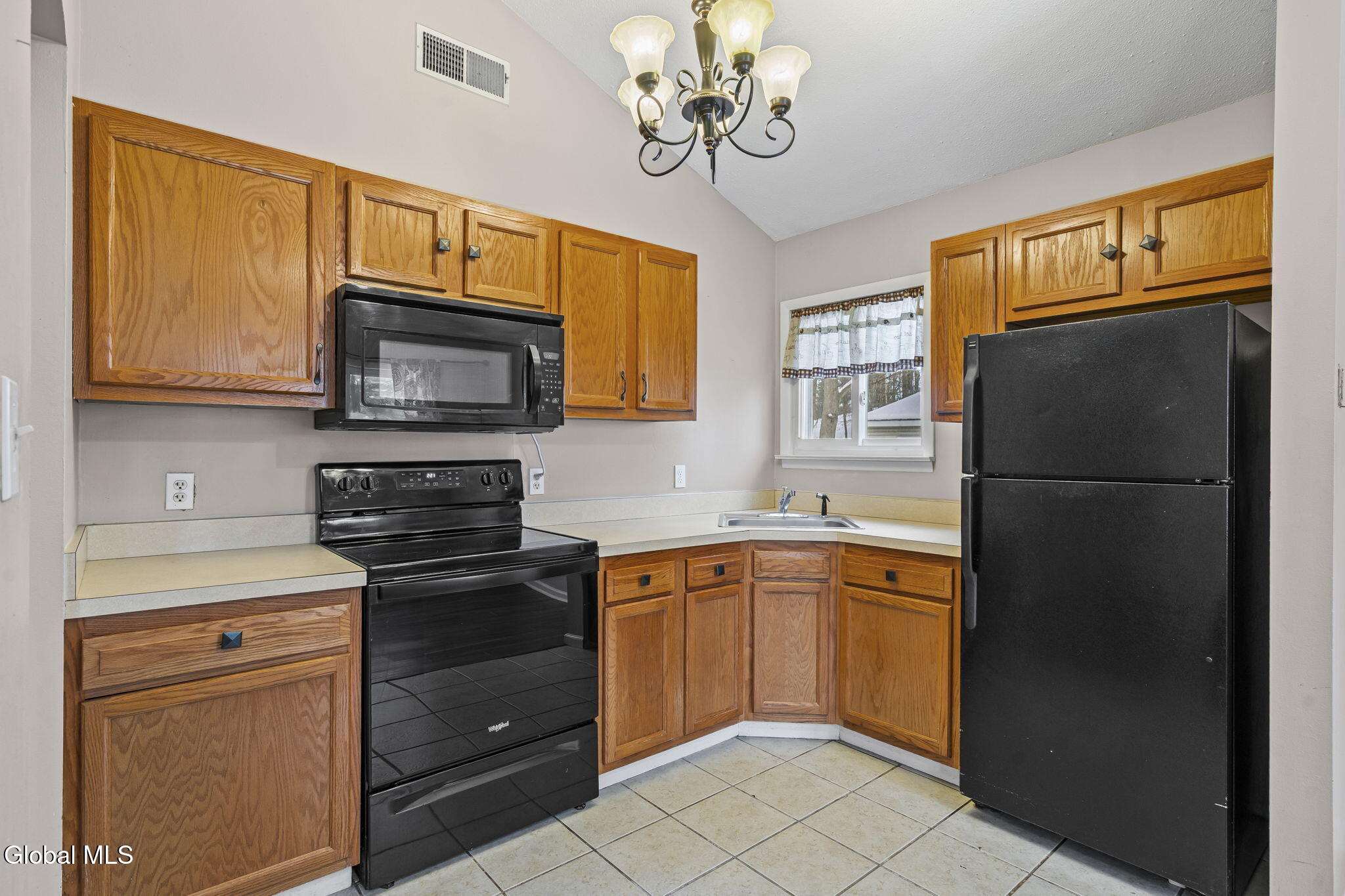 289 Donald Avenue Schenectady, NY 12304 - Photo 15 of 33 19-web-or-mls-289-donald-ave