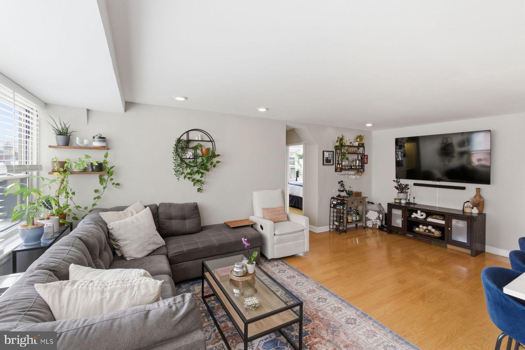 1810 Rittenhouse Square, Unit 509 Philadelphia, PA 19103 - Photo 6 of 25 Gallery Image 6