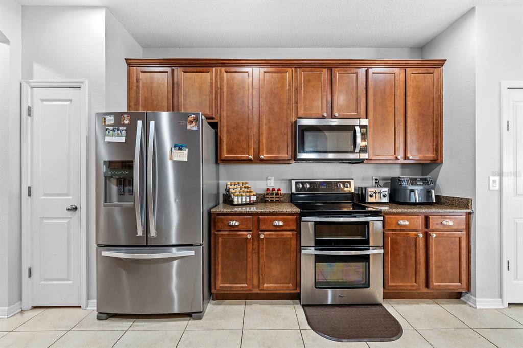 6751 Boulder Run Loop Wesley Chapel, FL 33545 - Photo 20 of 37