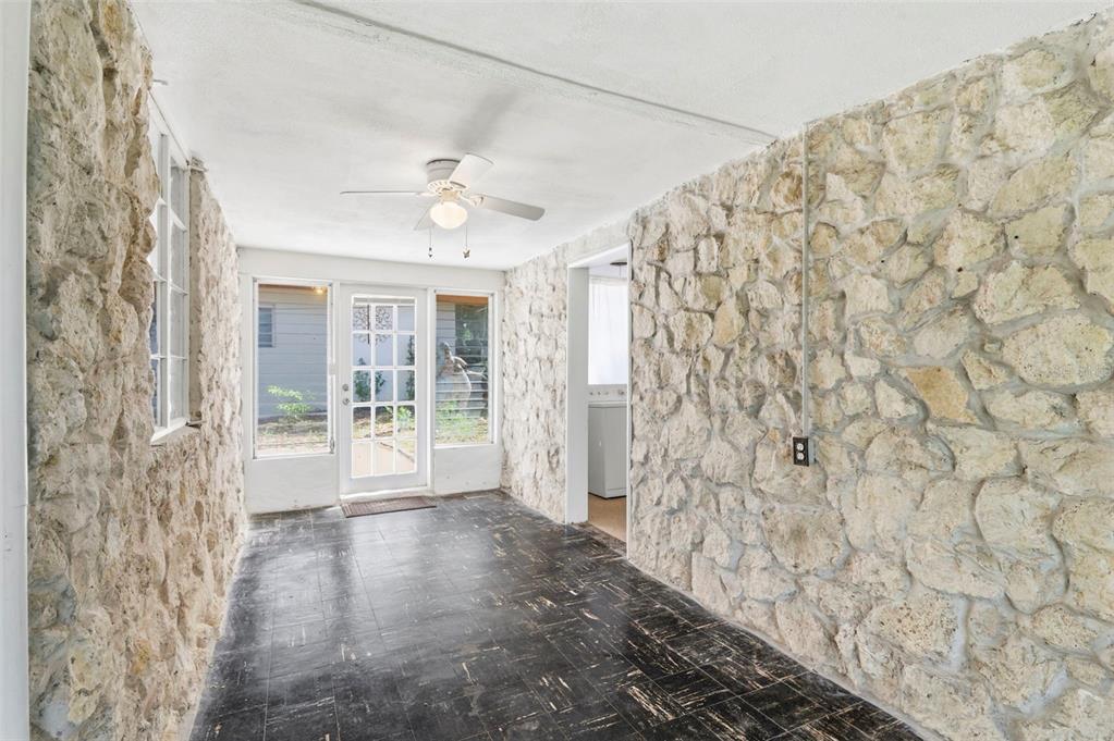 5651 Monroe Street New Port Richey, FL 34653 - Photo 11 of 61 Gallery Image 11