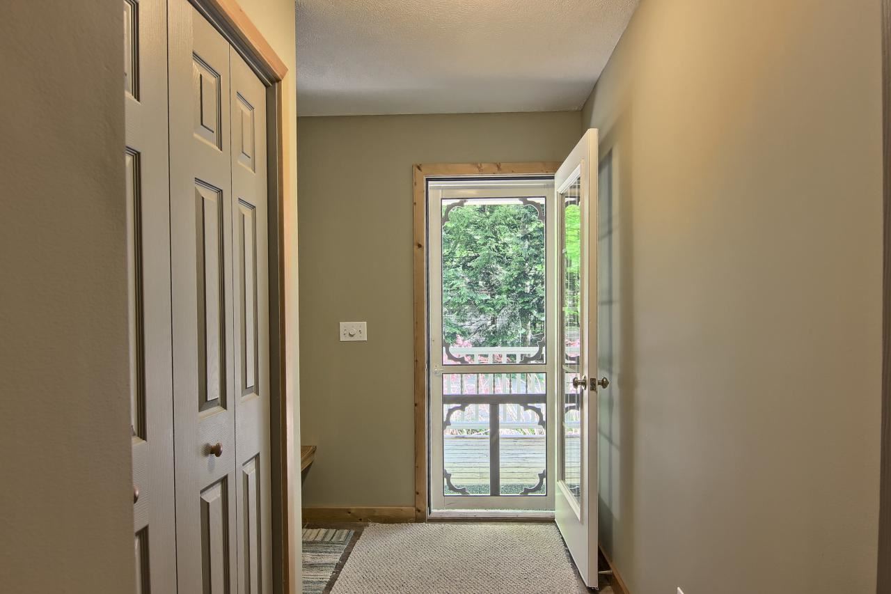 141 West Hlavka Road Maple City, MI 49664 - Photo 16 of 48 1847172-15.JPG