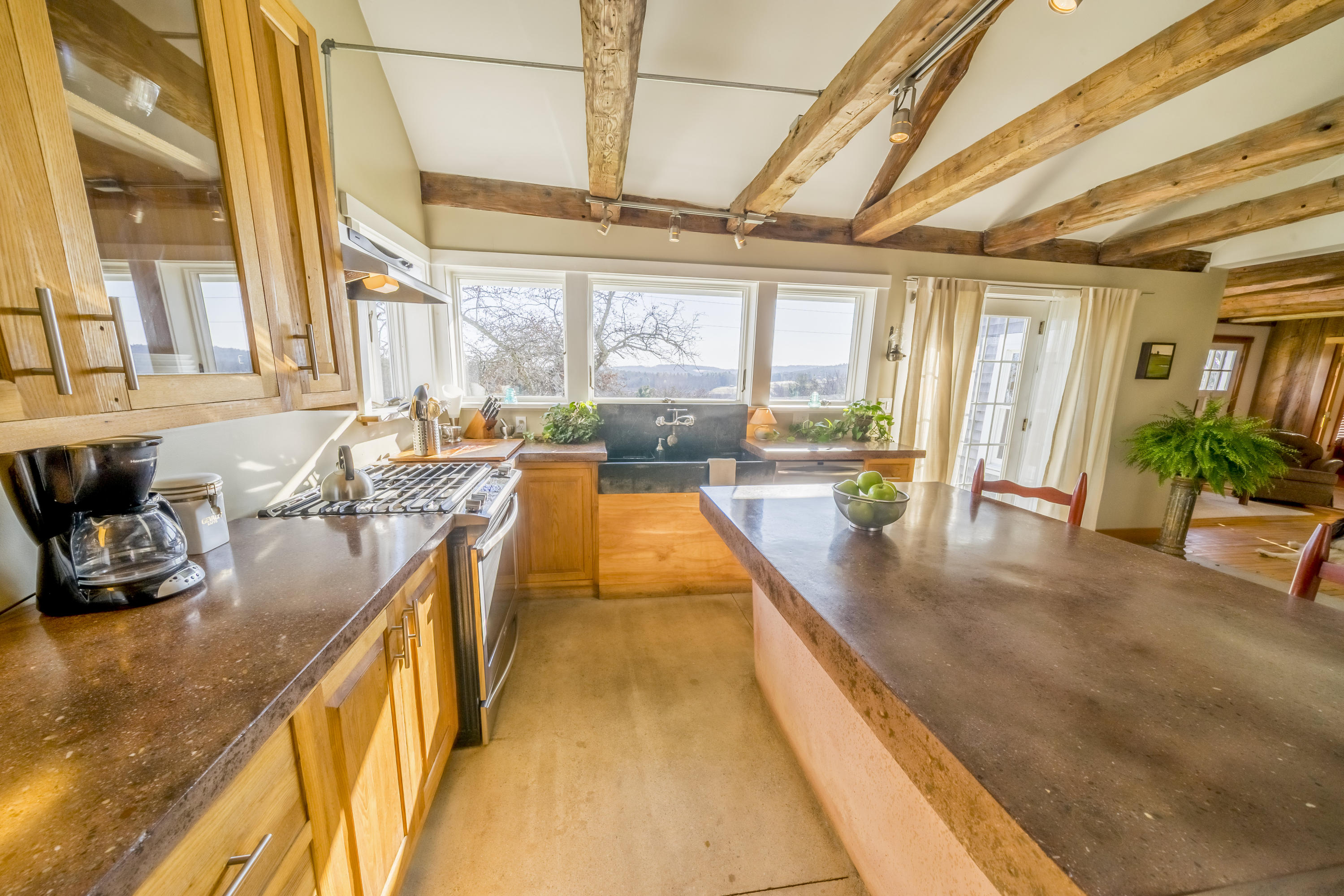 10 Stagecoach Road Liberty, ME 04949 - Photo 4 of 49 010