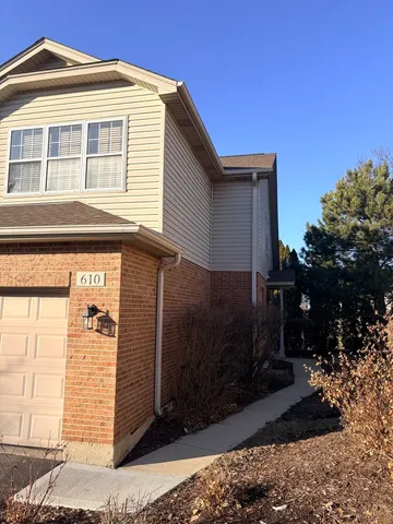 $3,500 | 610 Daisy Lane, Roselle, IL 60172