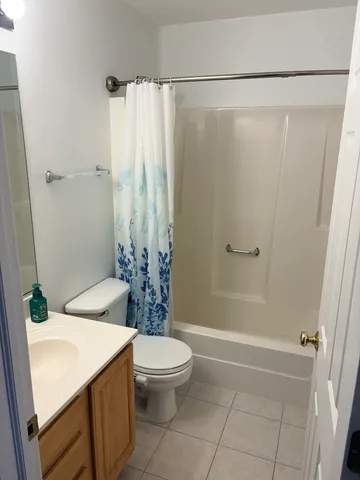 $3,500 | 610 Daisy Lane, Roselle, IL 60172