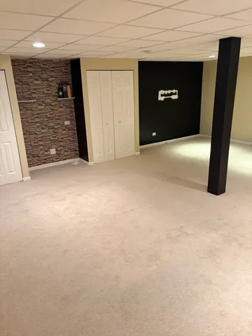 $3,500 | 610 Daisy Lane, Roselle, IL 60172