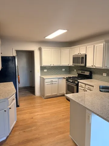 $3,500 | 610 Daisy Lane, Roselle, IL 60172