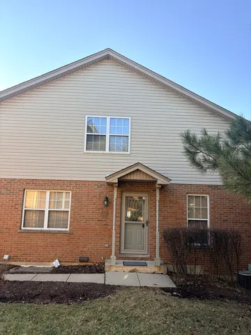 $3,500 | 610 Daisy Lane, Roselle, IL 60172