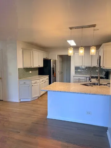 $3,500 | 610 Daisy Lane, Roselle, IL 60172