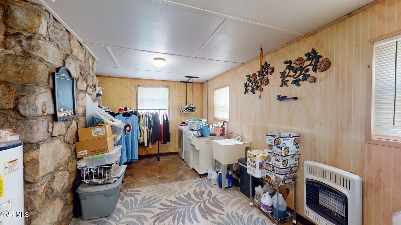 285 Matthews Lane Mosheim, TN 37818 - Photo 23 of 52 285-Matthews-Lane-HW-04212026_210022
