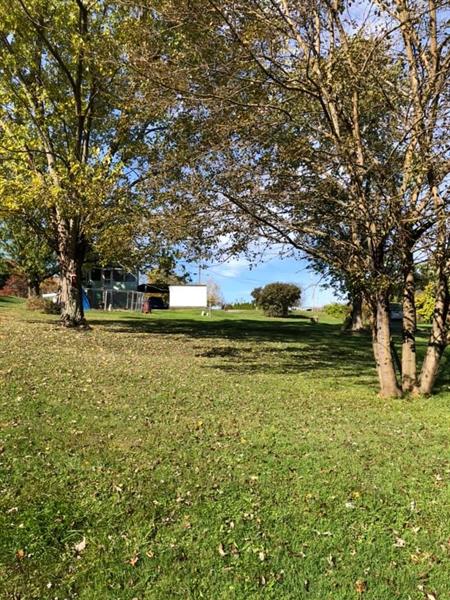 4407 Ellwood Road New Castle, PA 16101 - Photo 19 of 25 The shade is included :)