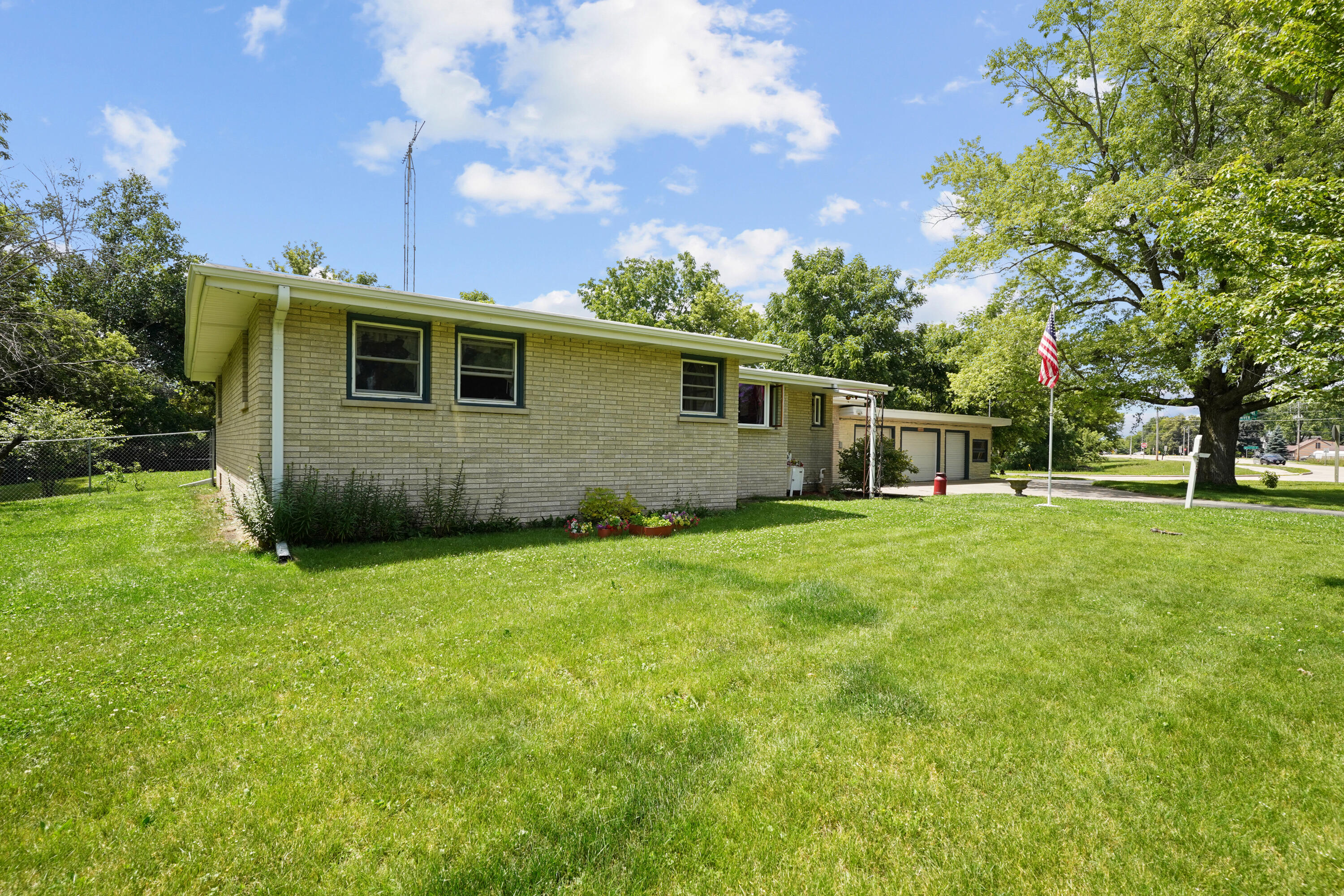 11337 Wilmot Road Pleasant Prairie, WI 53158 - Photo 41 of 47 DSC09413