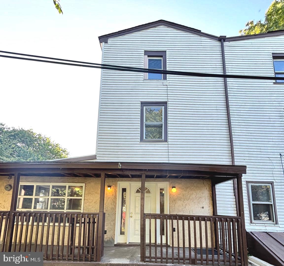 518 Columbus Road Burlington, NJ 08016 - Photo 25 of 26 a view of a house with a balcony