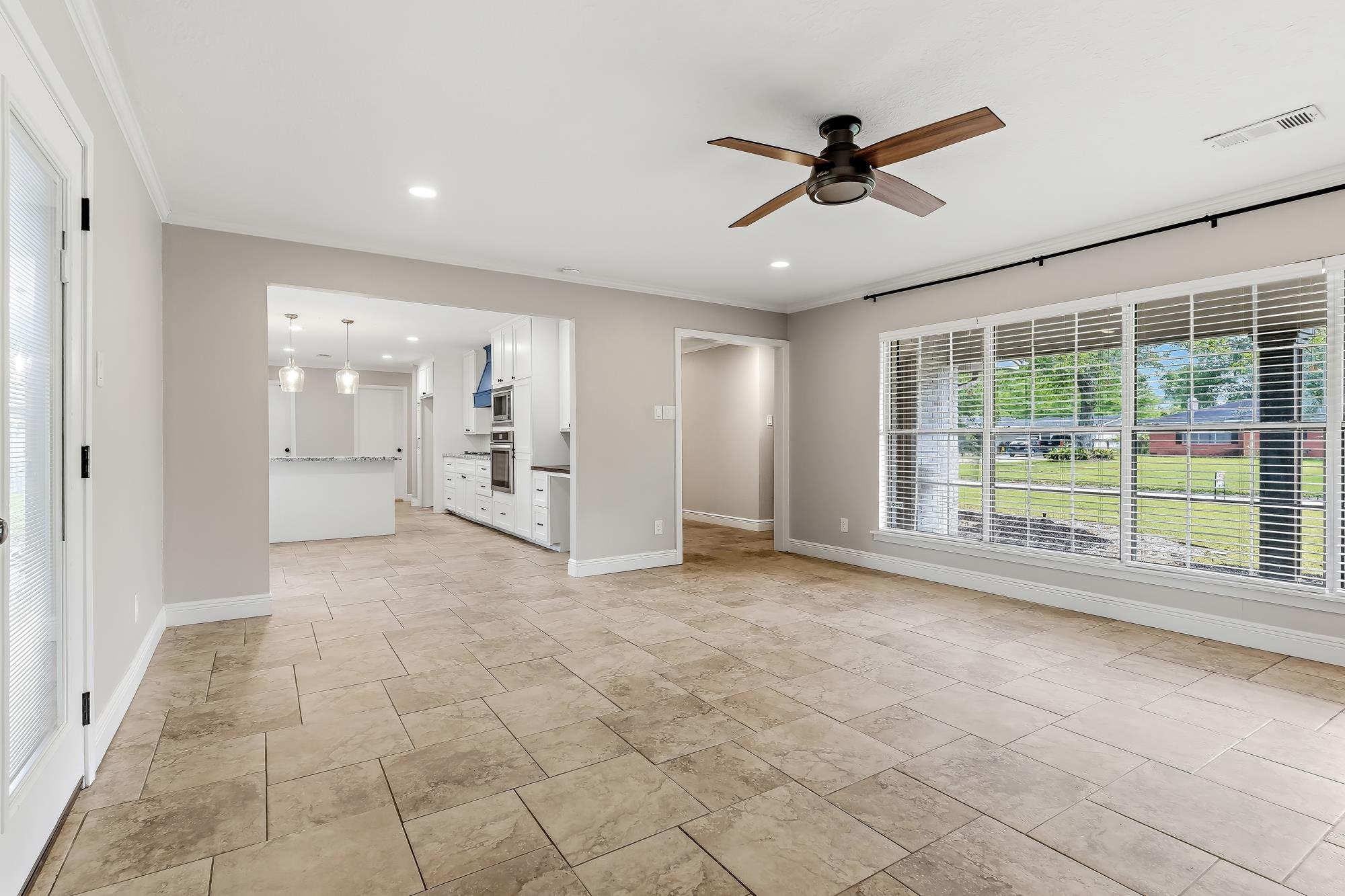 835 Howell Street Beaumont, TX 77706 - Photo 8 of 31