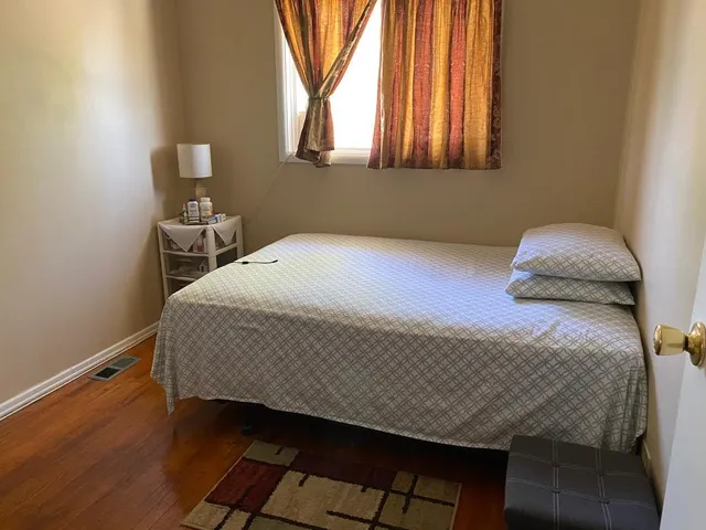 $2,300 | 221 Grissom Lane, Unit 221, Hoffman Estates, IL 60169