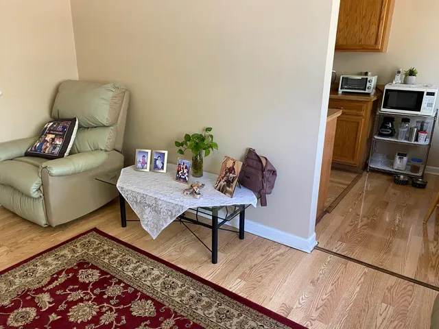 $2,300 | 221 Grissom Lane, Unit 221, Hoffman Estates, IL 60169