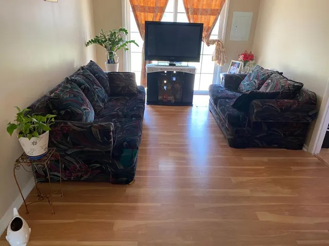 $2,300 | 221 Grissom Lane, Unit 221, Hoffman Estates, IL 60169