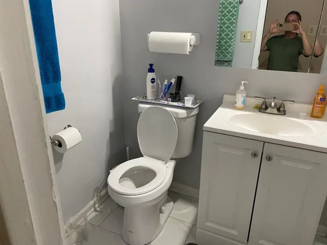 $2,300 | 221 Grissom Lane, Unit 221, Hoffman Estates, IL 60169