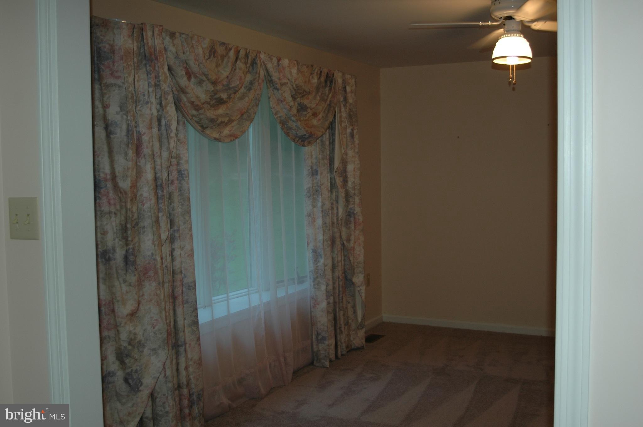 58 Middle Of Lane, Unit WAY Castleton, VA 22716 - Photo 5 of 25 Living Room/ new carpet