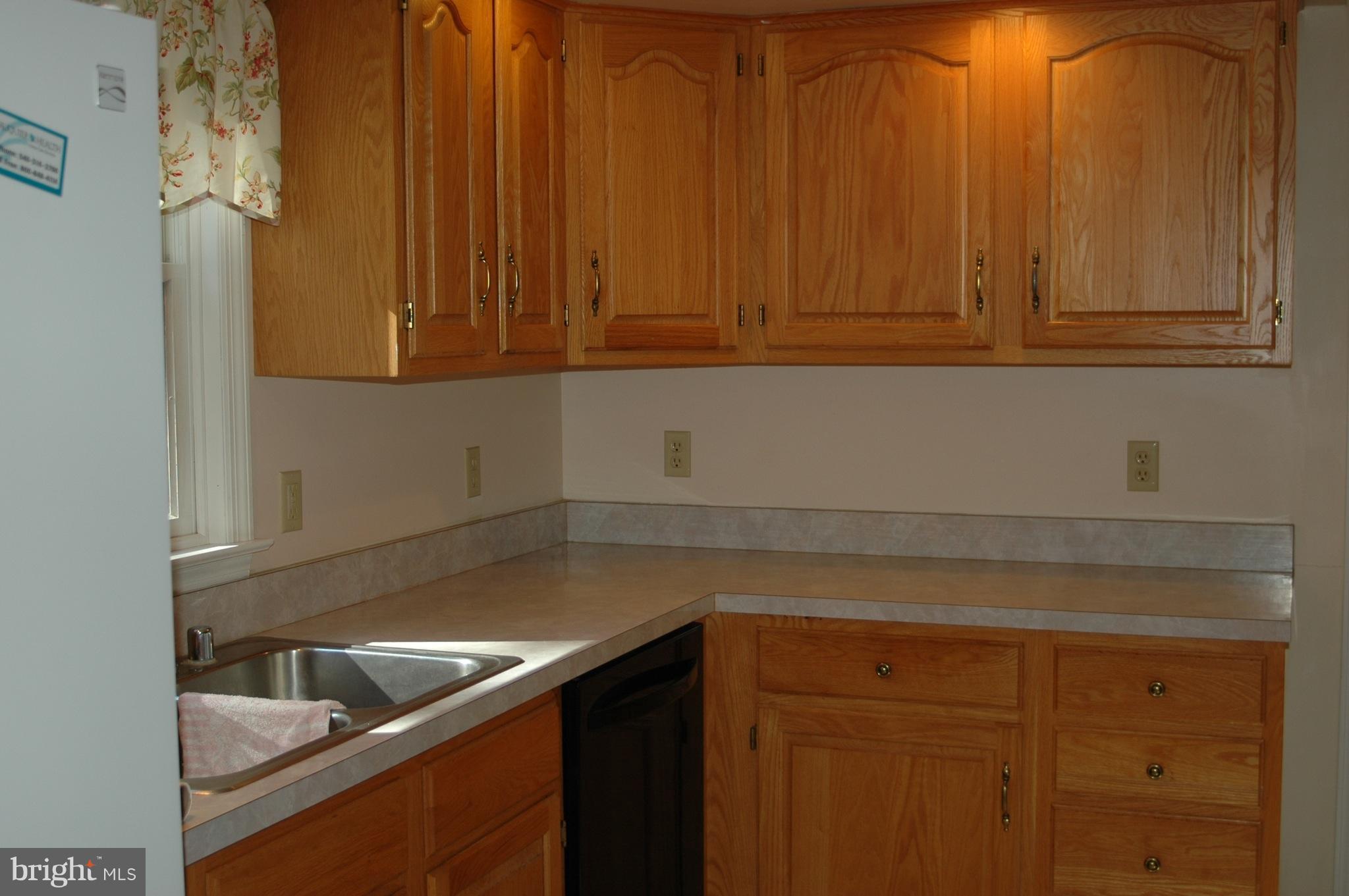 58 Middle Of Lane, Unit WAY Castleton, VA 22716 - Photo 7 of 25 Kitchen