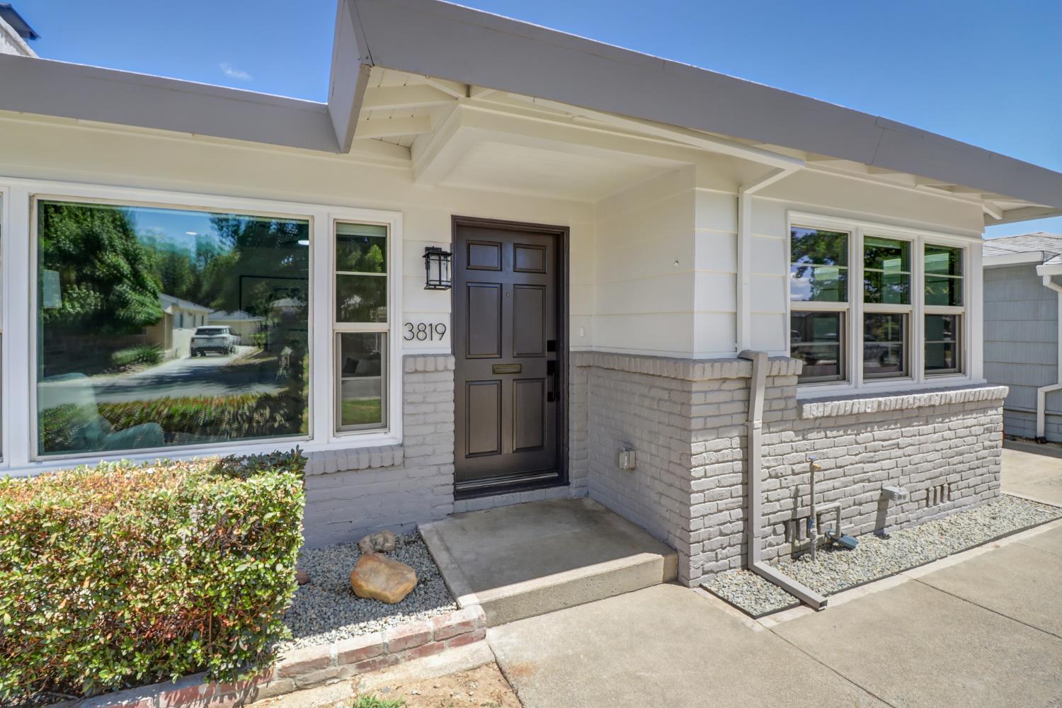 3819 Kroy Way Sacramento, CA 95820 - Photo 2 of 42