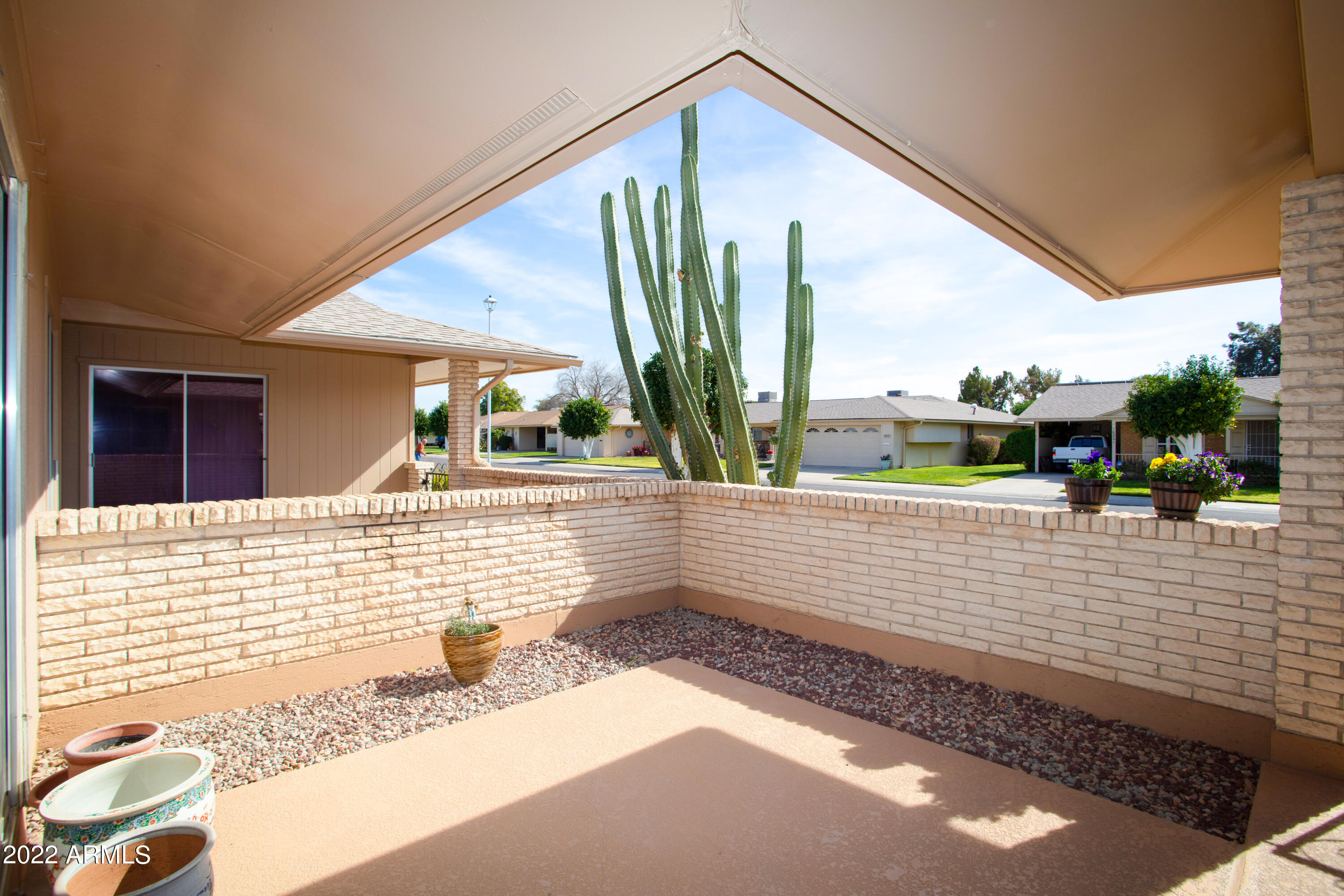 04 Front Porch