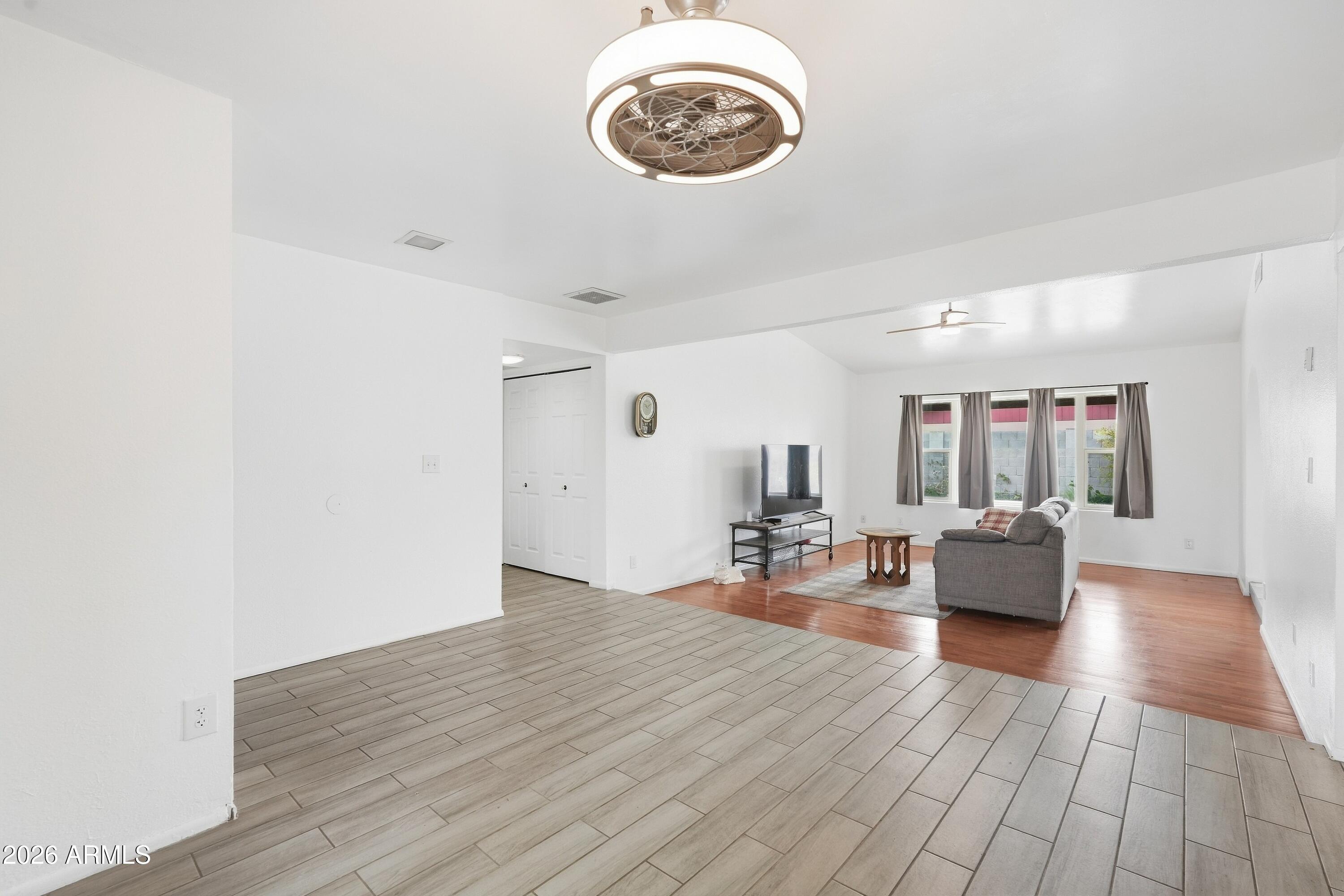 2901 West Kathleen Road Phoenix, AZ 85053 - Photo 12 of 41 013_ListerPros