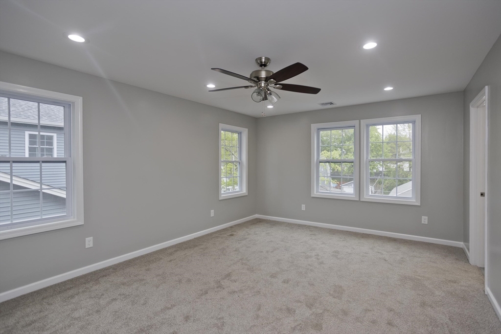 33 Brooks Street Springfield, MA 01109 - Photo 16 of 28