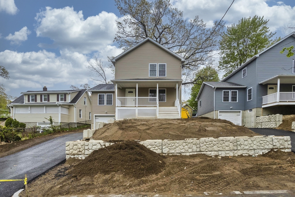 33 Brooks Street Springfield, MA 01109 - Photo 2 of 28